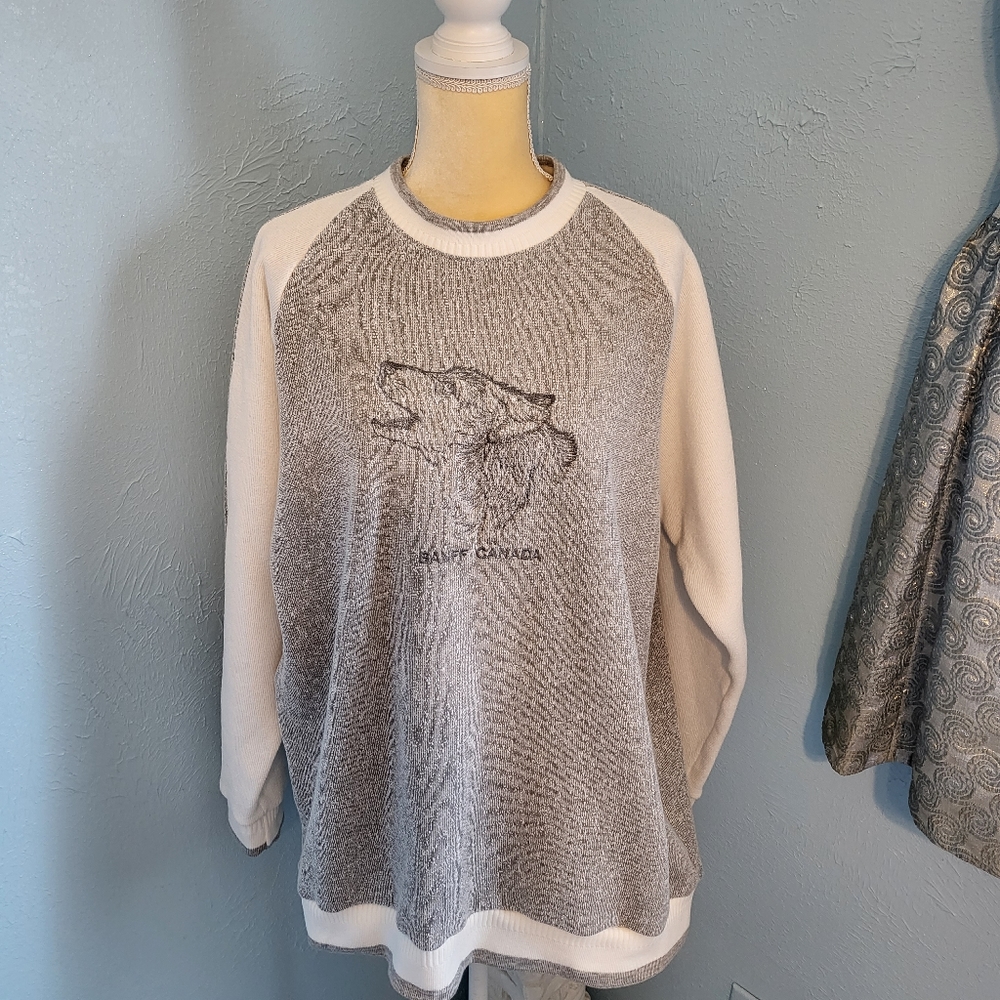 💥NWT T.O.S.H sportswear wolf Canada sweater A79